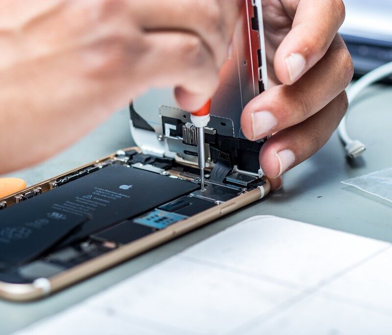 cell phone repair shop